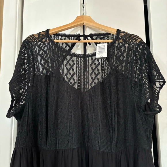 NWT TORRID Midi Rayon Slub Lace Trim Dress - Picture 4 of 7